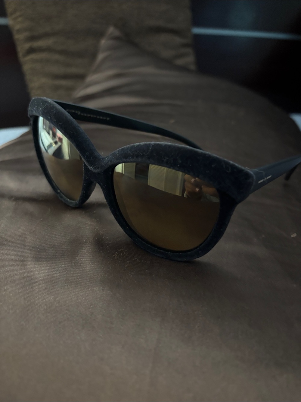 Women’s Black Velvet Frame Sunglasses with Brown Lenses - Elegant Cat-Eye Style